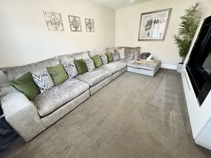 Lounge- click for photo gallery